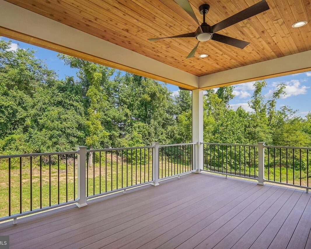 Modern backyard deck with lounge furniture